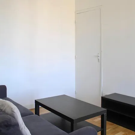 Apartment Charming Family T2 In Aubervilliers