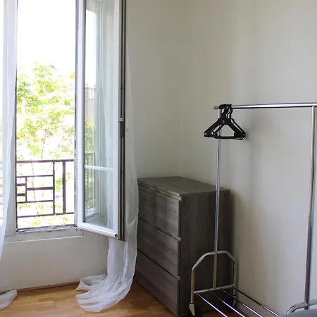 Apartment Charming Family T2 In Aubervilliers